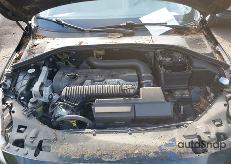 2013 Volvo S60 T5/T5 Platinum/T5 Premier/T5 Premier Plus z USA, uszkodzony, nr VIN YV1612FS7D2186510